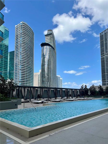 Condo located in Miami, FL showcasing its design and architecture (Image 2). Condo located in Miami, FL showcasing its design and architecture (Image 2).