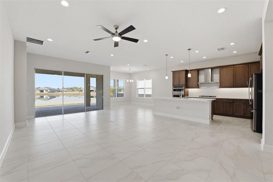 Spacious, unfurnished interior of a new home in Valencia Ridge, Wesley Chapel (Image 26).