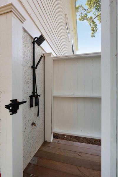 Spacious, unfurnished interior of a new home in , Isle Of Palms (Image 46). Spacious, unfurnished interior of a new home in , Isle Of Palms (Image 46).