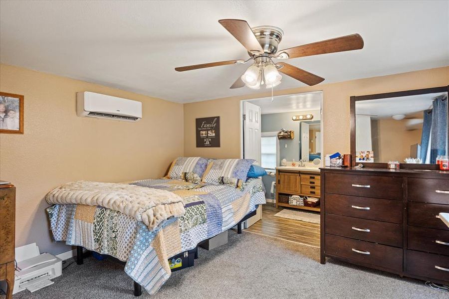 Furnished interior view inside a new home in , Glen Rose (Image 5). Furnished interior view inside a new home in , Glen Rose (Image 5).
