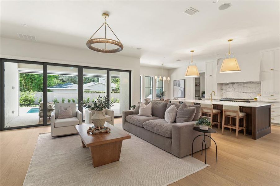 Furnished interior view inside a new home in , Orlando (Image 38).