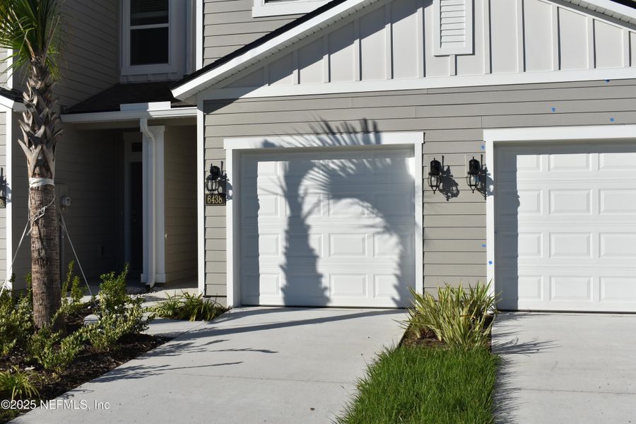 Exterior details and patio area of a home in Old Kings Trail, Jacksonville (Image 3). Exterior details and patio area of a home in Old Kings Trail, Jacksonville (Image 3).