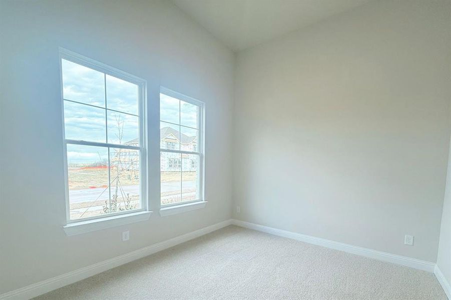Spacious, unfurnished interior of a new home in Polo Ridge, Mesquite (Image 9).