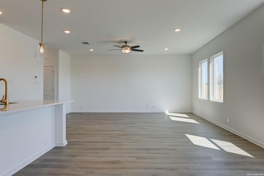 Spacious, unfurnished interior of a new home in Hennersby Hollow, San Antonio (Image 21).