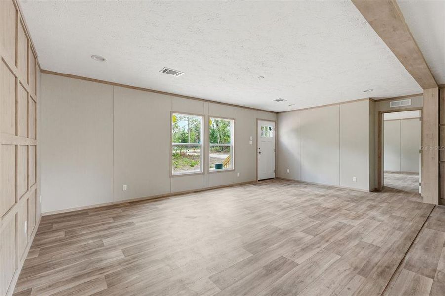 Spacious, unfurnished interior of a new home in , Williston (Image 21).
