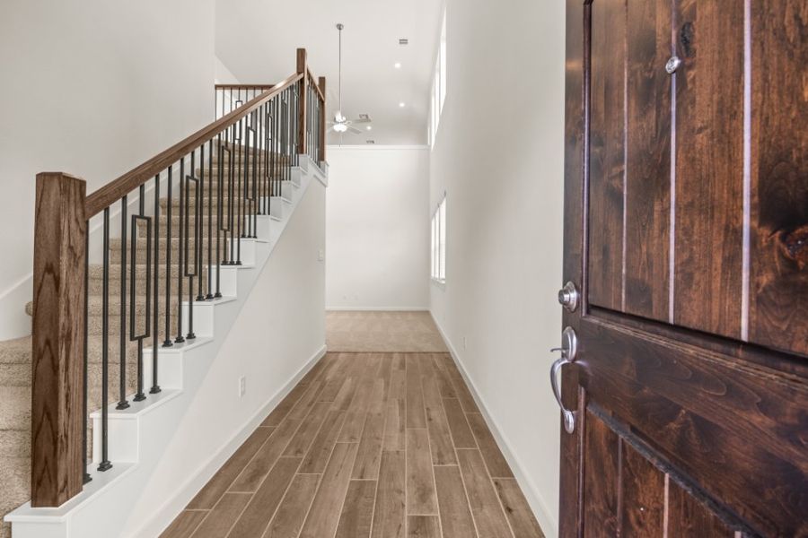 Spacious, unfurnished interior of a new home in Creekhaven, Arcola (Image 10).