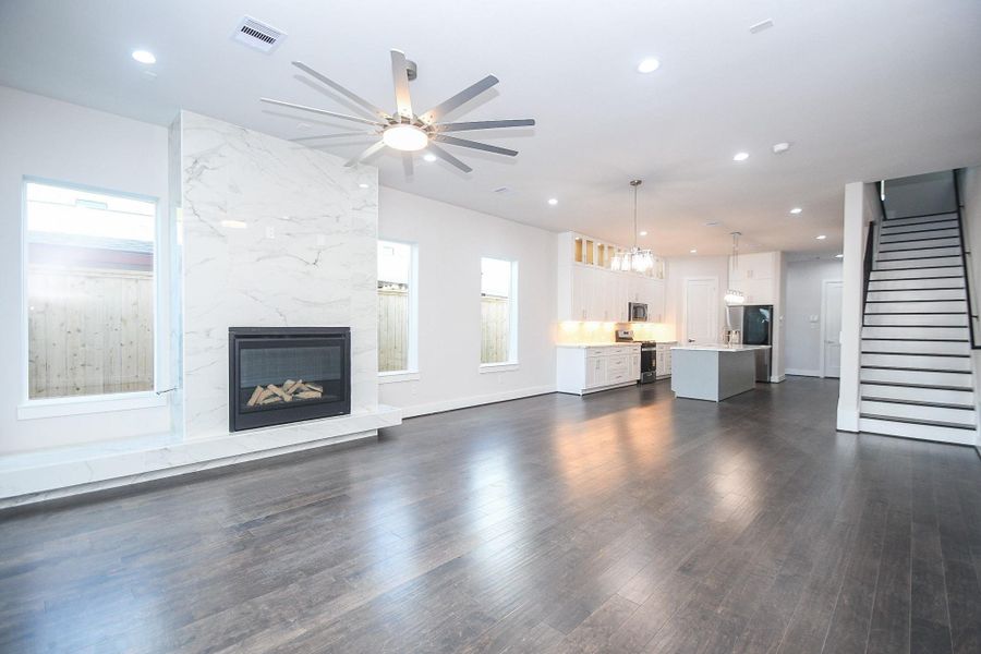 Spacious, unfurnished interior of a new home in , Houston (Image 21).