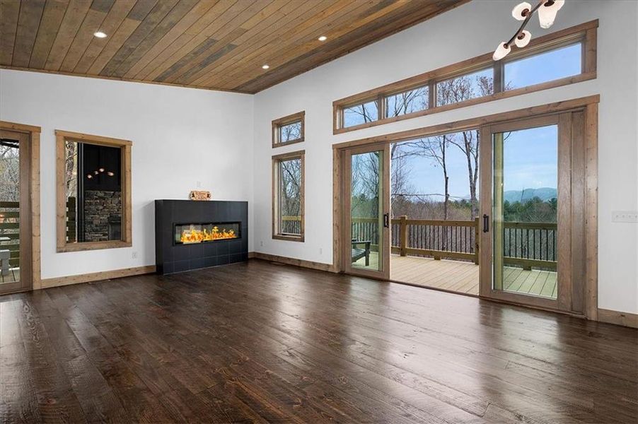 Spacious, unfurnished interior of a new home in , Ellijay (Image 17).
