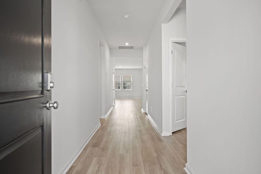 Spacious, unfurnished interior of a new home in Bradford Pointe, Summerville (Image 19).