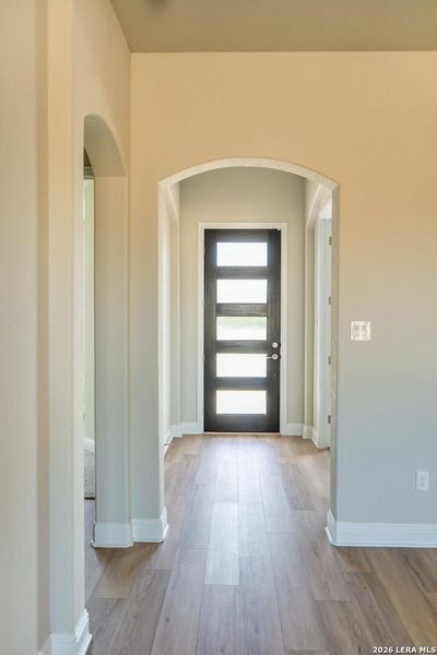 Spacious, unfurnished interior of a new home in Annabelle Ranch, San Antonio (Image 6).