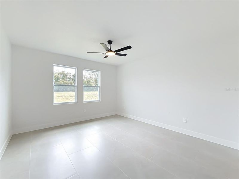 Spacious, unfurnished interior of a new home in , Ocala (Image 19).
