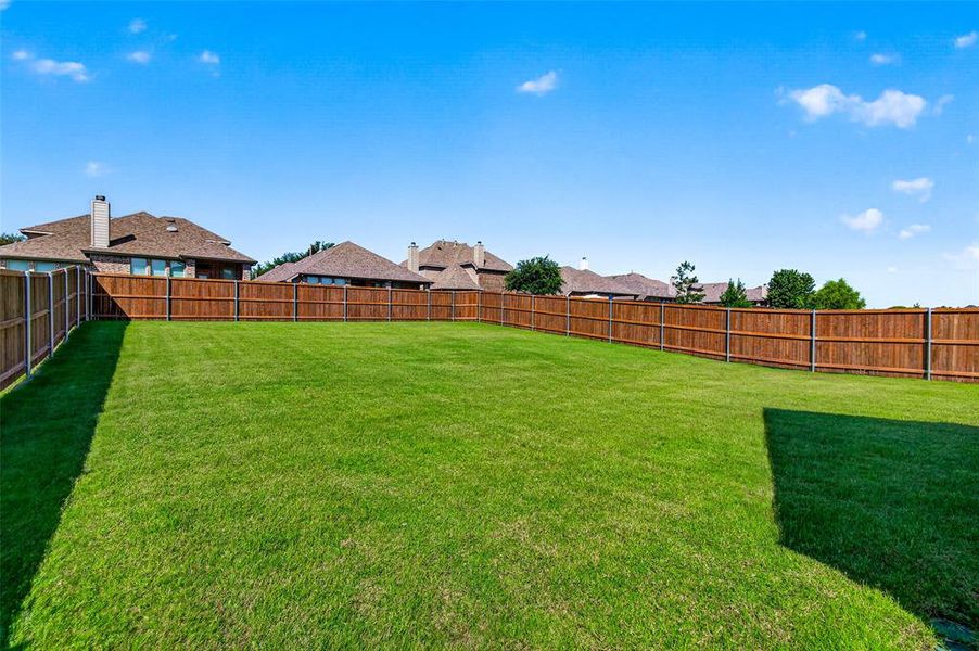 Exterior details and patio area of a home in , Forney (Image 4).