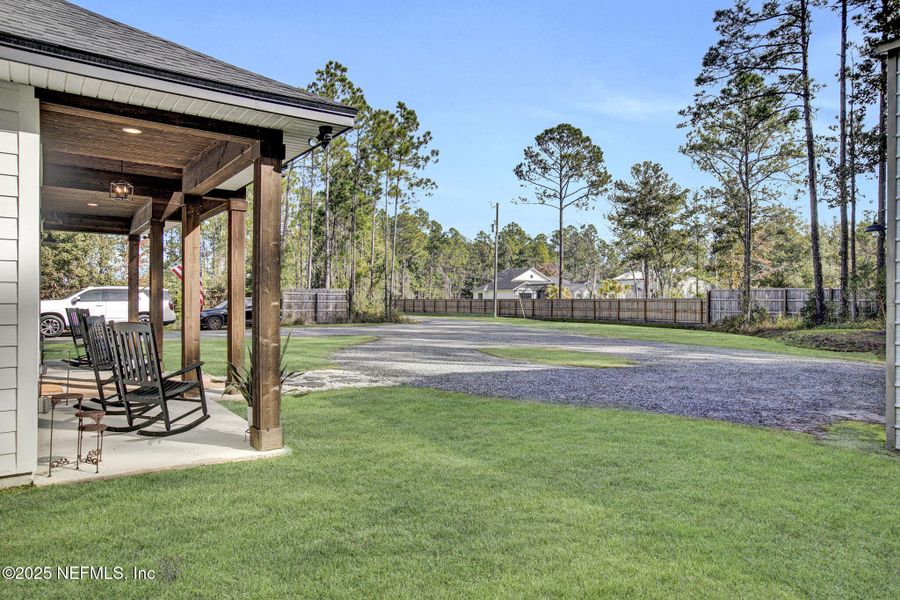 Exterior details and patio area of a home in , Green Cove Springs (Image 21).
