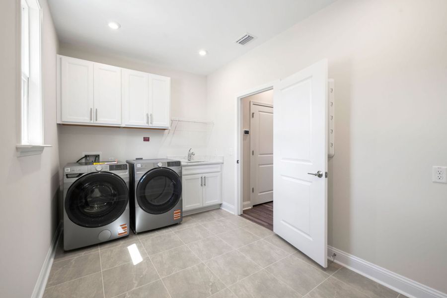 Furnished interior view inside a new home in Del Webb Savannah at Heartwood, Richmond Hill (Image 18).