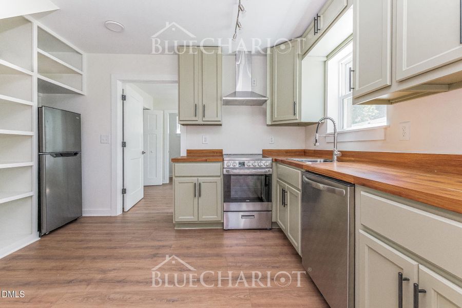 6-photo-Kitchen-ab350149-5ac7-4b85-95a1-