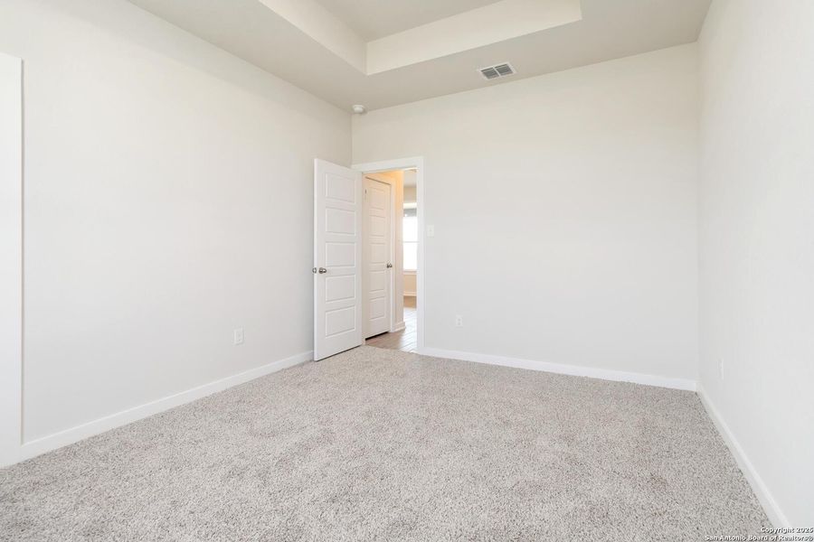 Spacious, unfurnished interior of a new home in Bonita Vista, Pleasanton (Image 9).