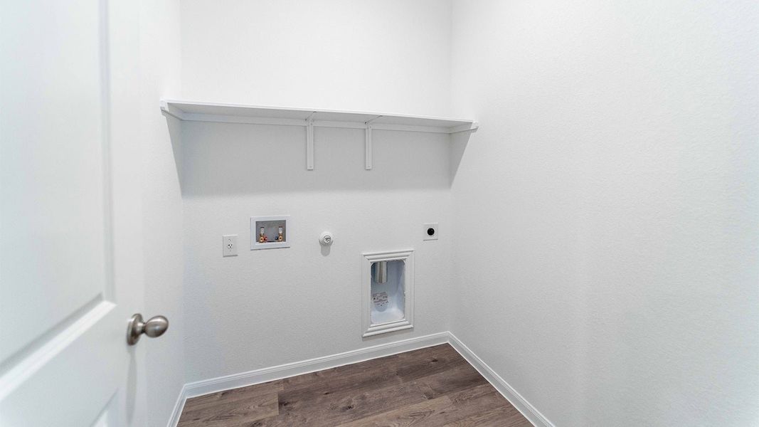 Spacious, unfurnished interior of a new home in Sunset Oaks, Maxwell (Image 27).