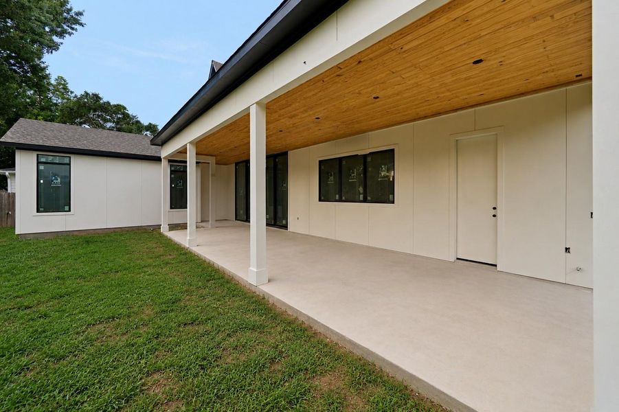 425 SF covered patio with pool bathroom 425 SF covered patio with pool bathroom