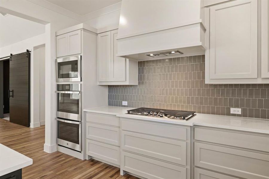 Furnished interior view inside a new home in Rolling Creek Ranch, Aledo (Image 7). Furnished interior view inside a new home in Rolling Creek Ranch, Aledo (Image 7).