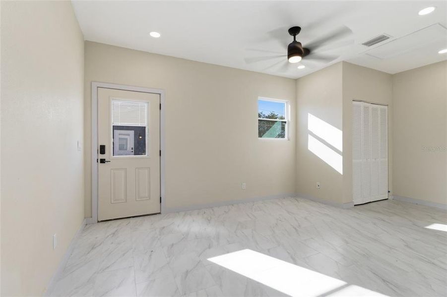 Spacious, unfurnished interior of a new home in , St. Petersburg (Image 30).