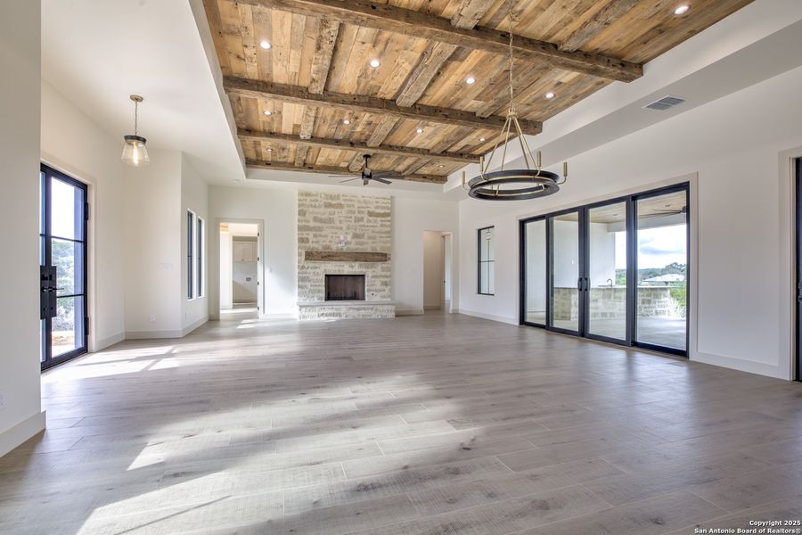 Spacious, unfurnished interior of a new home in , New Braunfels (Image 29).