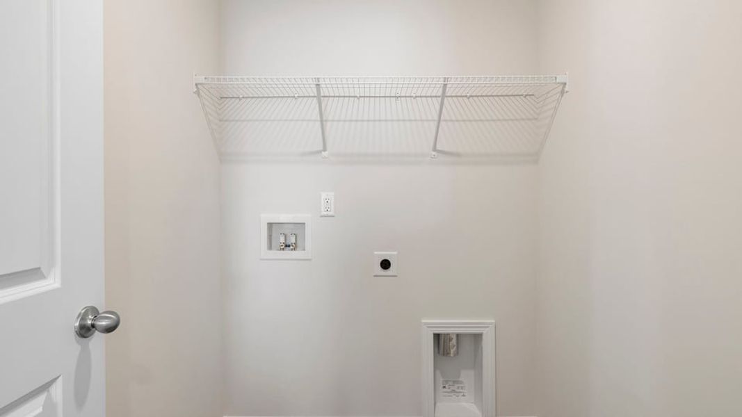 Spacious, unfurnished interior of a new home in Cedar Gap, Fountain Inn (Image 29).