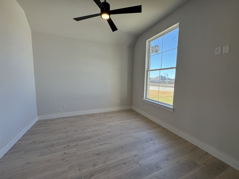 Spacious, unfurnished interior of a new home in Coyote Crossing, Godley (Image 14).