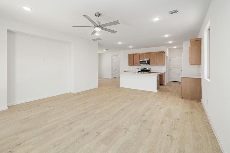 Spacious, unfurnished interior of a new home in Trinity Ranch, Elgin (Image 49). Spacious, unfurnished interior of a new home in Trinity Ranch, Elgin (Image 49).