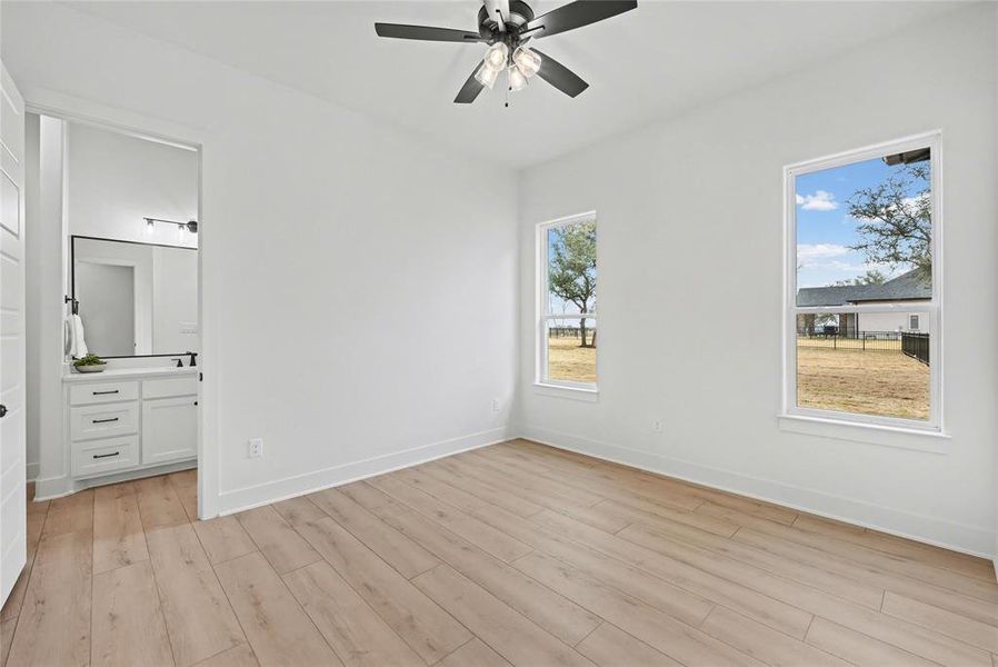 Spacious, unfurnished interior of a new home in , Temple (Image 24).