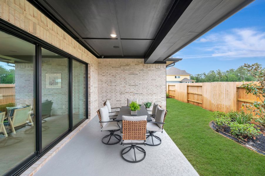 Representative exterior details of a home built from the The Ortega by David Weekley Homes in Sundance Cove Lakeside - Overlook View Collection, Crosby (Image 3).