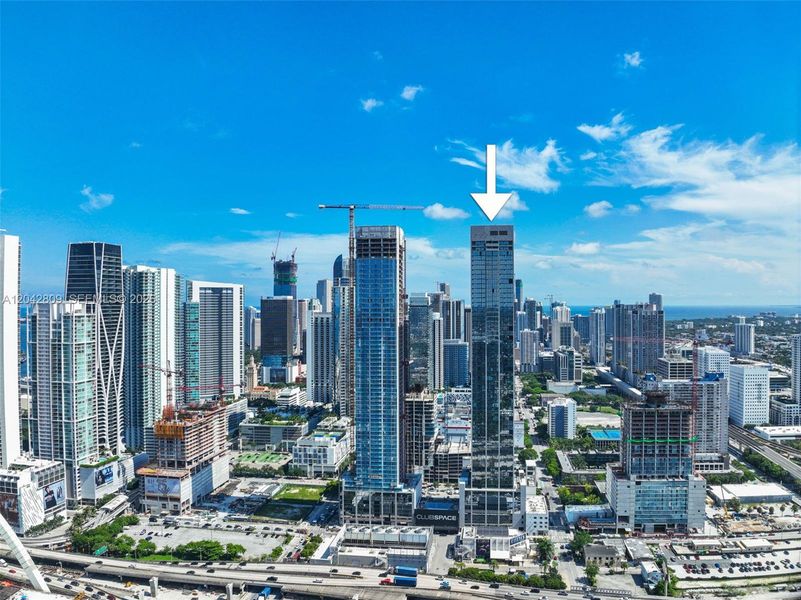 Condo located in Miami, FL showcasing its design and architecture (Image 24).