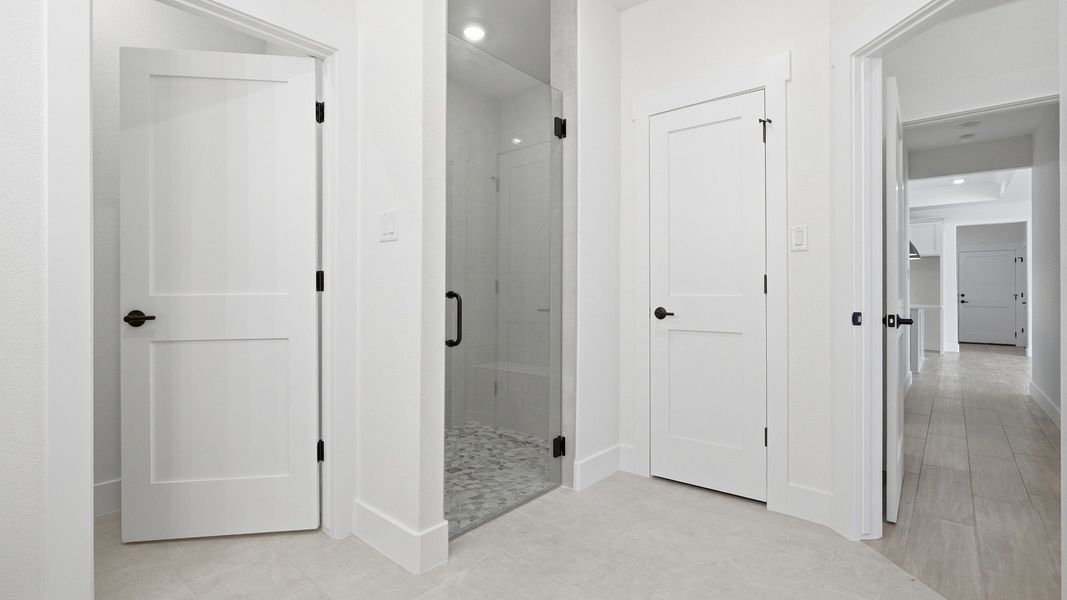 Spacious, unfurnished interior of a new home in Lakeside at Millican Reserve, College Station (Image 29).