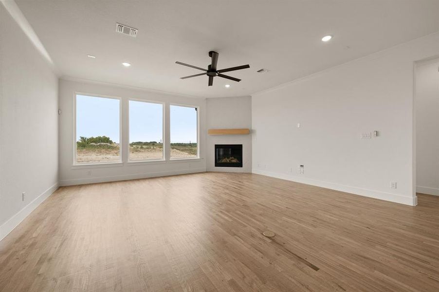 Spacious, unfurnished interior of a new home in Bella Crossing, Fort Worth (Image 19).