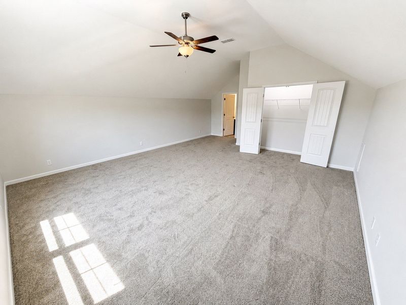 Spacious, unfurnished interior of a new home in Salem Landing, Rockvale (Image 30).