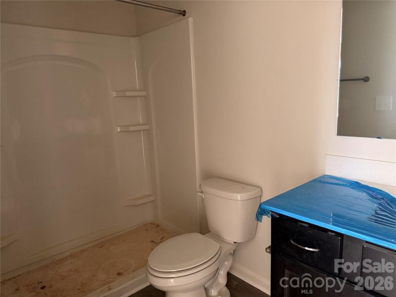 First floor, 2nd primary ensuite