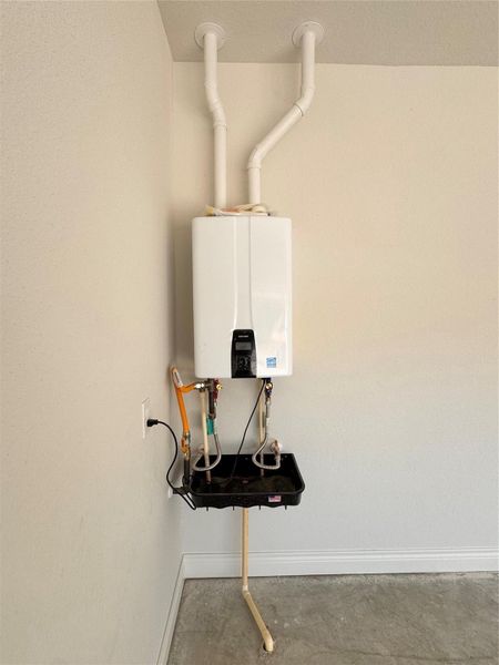 Close-up of interior finishes inside a home in Lexington Heights, Willis (Image 14).