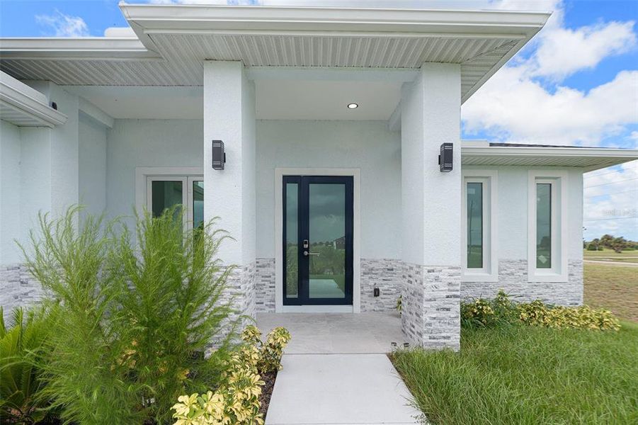 Exterior details and patio area of a home in , Placida (Image 35).