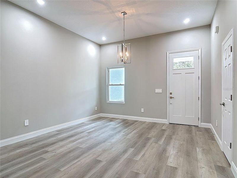 Spacious, unfurnished interior of a new home in , Deland (Image 33).