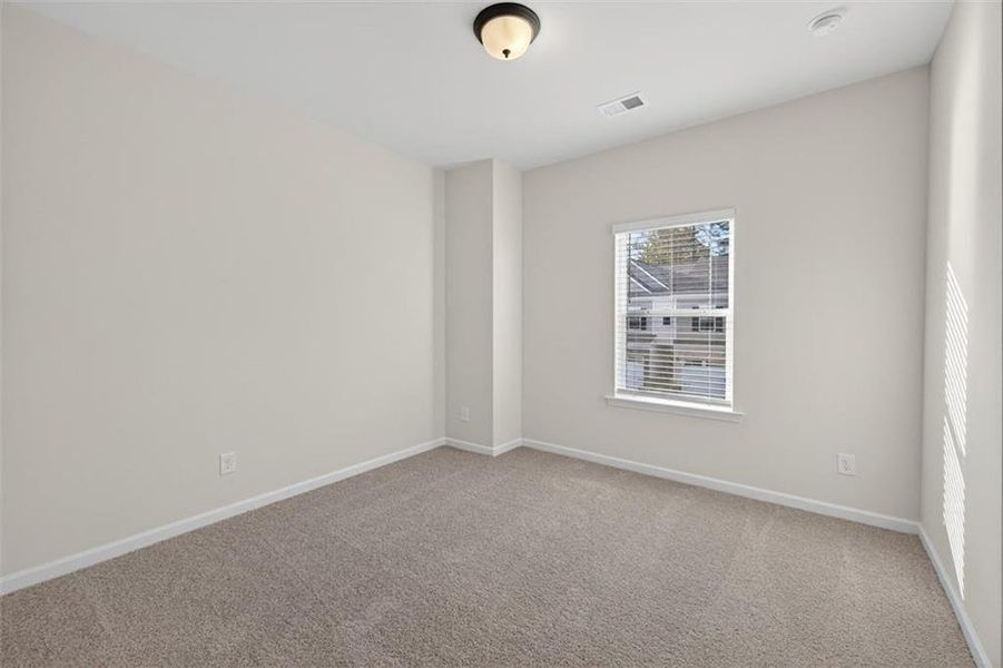 Spacious, unfurnished interior of a new home in Sanders Park, Austell (Image 30).