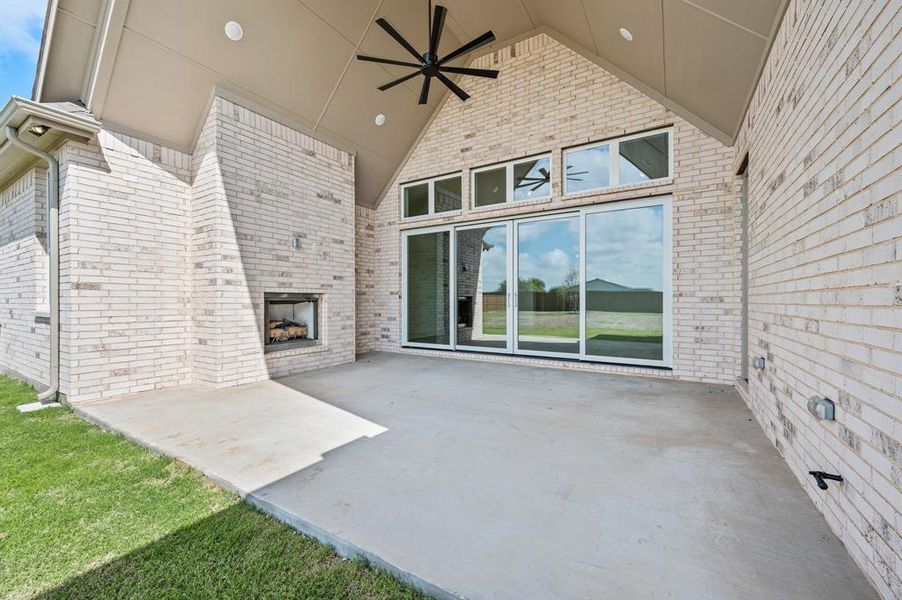 Exterior details and patio area of a home in NorthGlen, Haslet (Image 29).