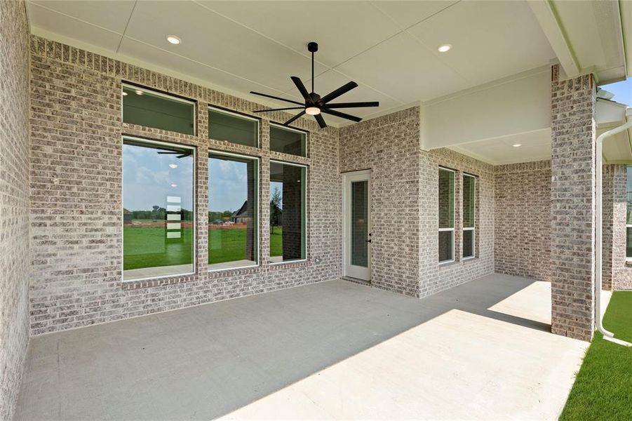 Spacious, unfurnished interior of a new home in The Meadows, Gunter (Image 28).