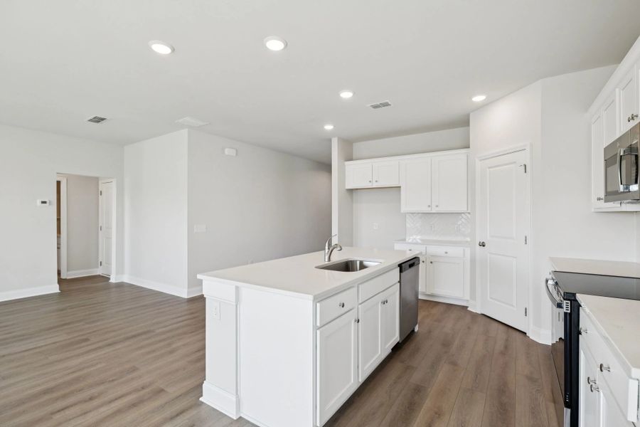 Furnished interior view inside a new home in Cades Bluff, Lebanon (Image 6).