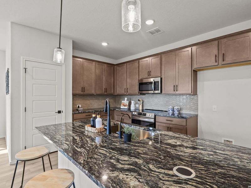 Furnished interior view inside a new home in Hannah Heights, Seguin (Image 10).