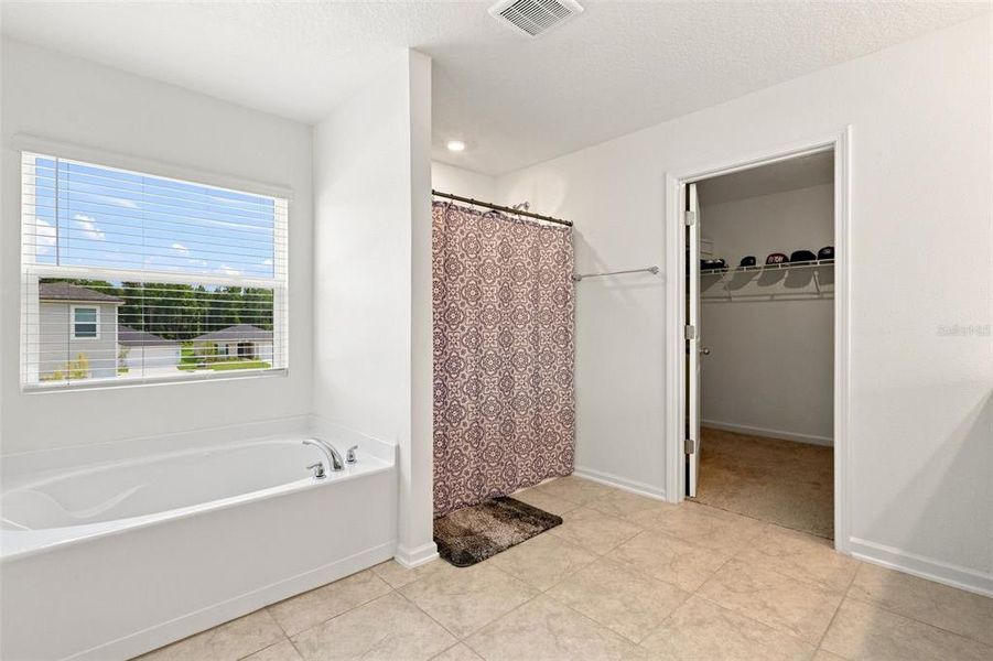 Furnished interior view inside a new home in Dunns Crossing, Jacksonville (Image 9). Furnished interior view inside a new home in Dunns Crossing, Jacksonville (Image 9).