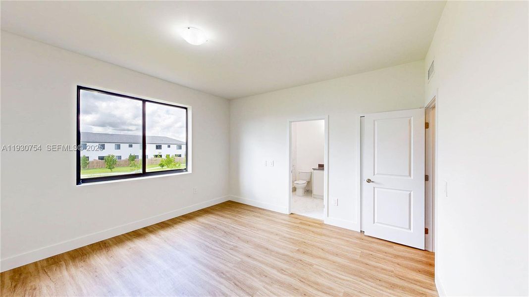Spacious, unfurnished interior of a new home in , Homestead (Image 46).