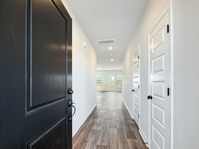 Spacious, unfurnished interior of a new home in , Summerville (Image 17).