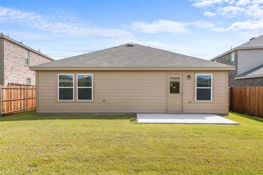 Exterior details and patio area of a home in Arbordale, Forney (Image 4).