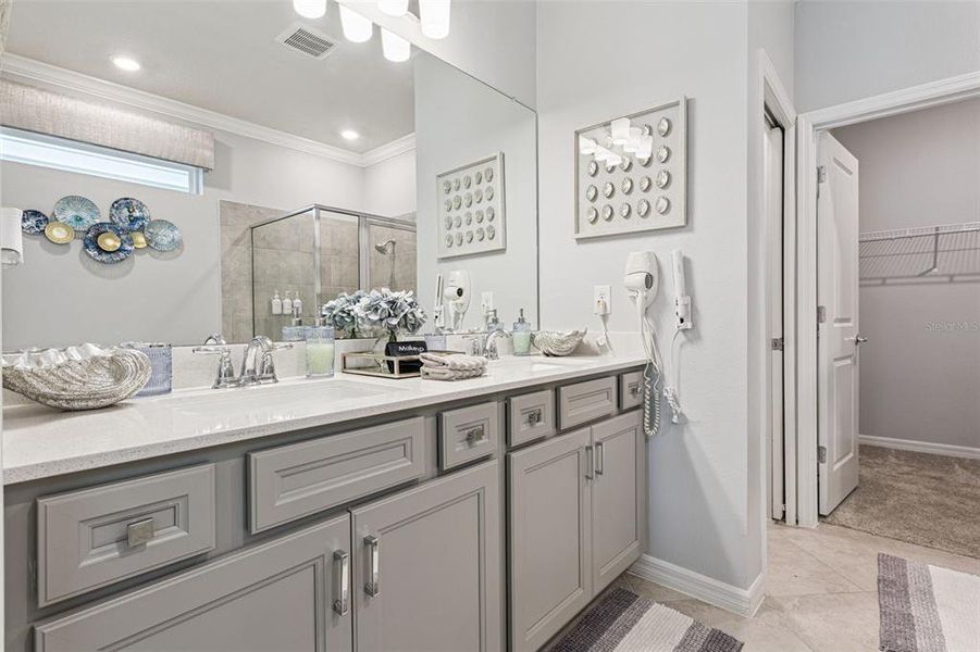 Furnished interior view inside a new home in Windsor Cay Resort, Clermont (Image 20).