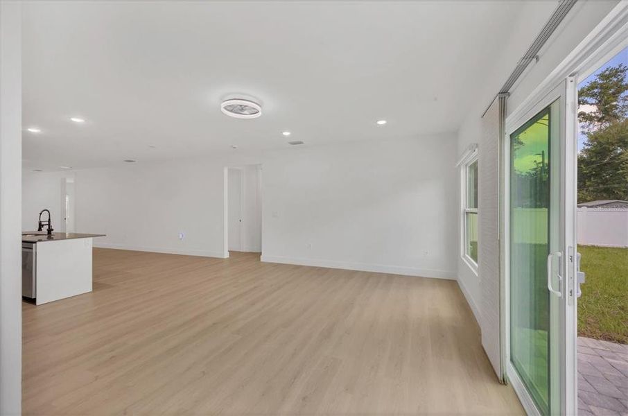 Spacious, unfurnished interior of a new home in , Port Charlotte (Image 31).