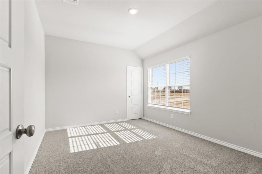 Spacious, unfurnished interior of a new home in Rocky Creek Crossing, Fort Worth (Image 19).